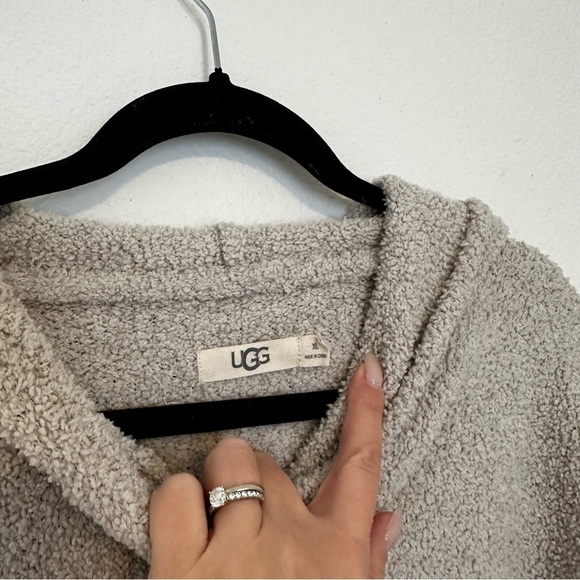 UGG Fluffy Soft Cozy Pullover Hoodie Side Slits Light Gray Size XL Women’s - Picture 8 of 8